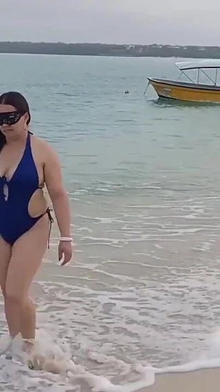 Valery Saenz xxx: Caminando Por La Playa Conoci a Safado Tengo Sexo Con...