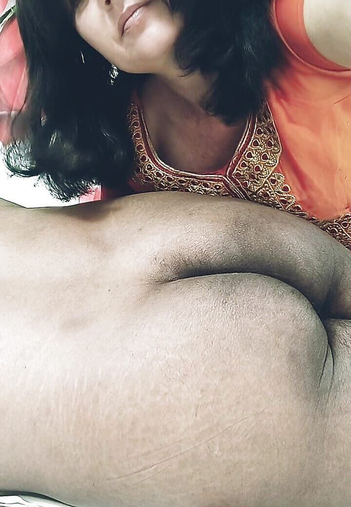 Bolly Karma: Du vet att jag inte gör det här alltid- slickar...