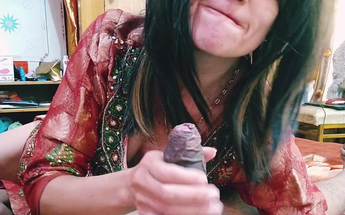 Bolly Karma: Fă-ți pula tare în timp ce mă face să ejaculez