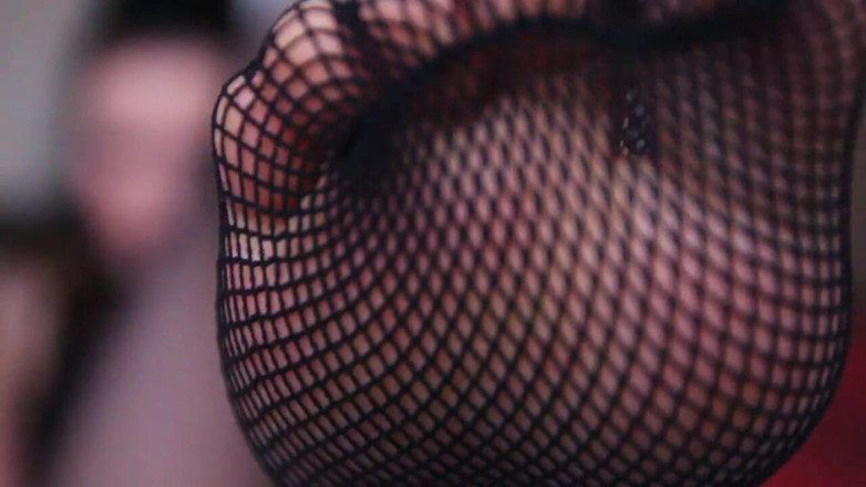 Lady Mesmeratrix Official: You pervert, jerk off on my feet