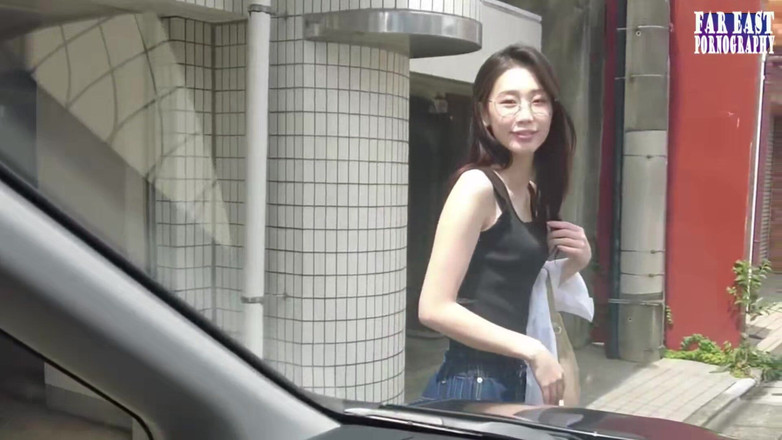 Far East pornography: Елегантна ніч гулу з жагучою мамою-одиначкою, яка смакує теплу суть під відкритим небом, еп.6