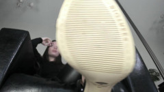 Feet lady: Pod chodidly