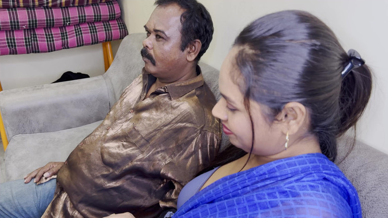 Tightmaal: Couple desi indien sexy, un vieux baise une jeune fille
