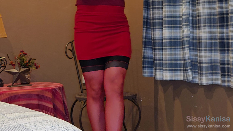 SissyKanisa: Sissy Kanisa in un resort di campagna vintage parte 3: gambe...