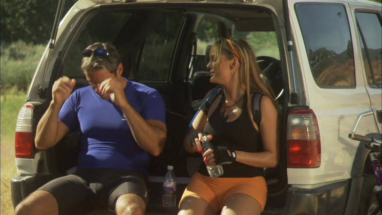 Hot Girlz: Athletic couple fucks on the back seat after a bike...