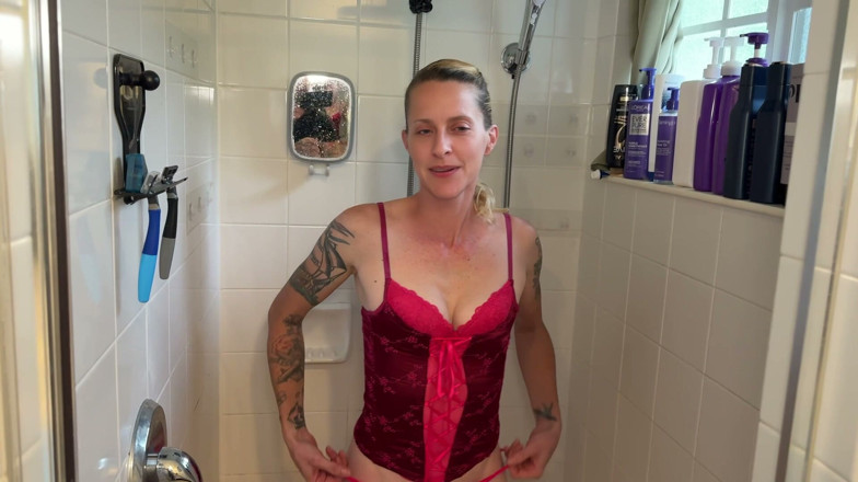 Mila Mynx: Pissing in My Victorias Secret Lingerie