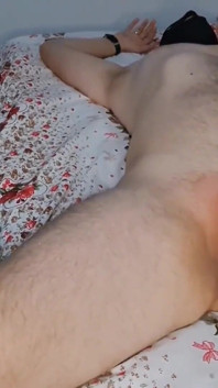 Femdom Paní Badkittyb voskuje otrokovo péro a koule při honění, depilace, honění