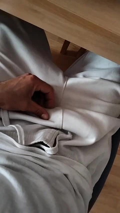 Tocco il mio pacco