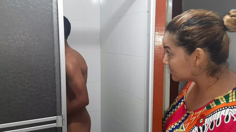 Samara and Javier: Scopata dopo una doccia rinfrescante
