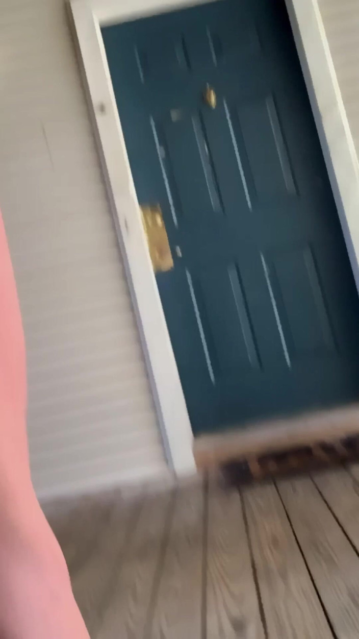 CindieLove: Apartment Breezeway dildo götten sikiş kadın kılıklı sürtük