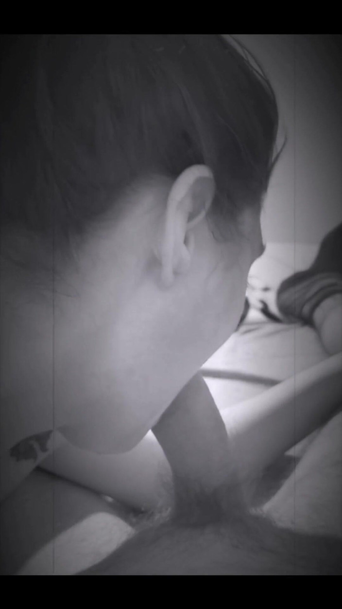 Hard & Rock cc: 어쩌면 슬로우 모션은 내 더러운 혀를 보는 데 도움이 될 것입니다.