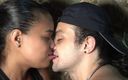 Mahama Productions: Het och passionerad kyssning av amatörpar och suger och slickar...