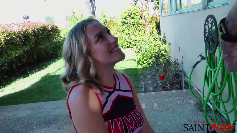 SaintPorn: Prática Privada Da Líder De Torcida