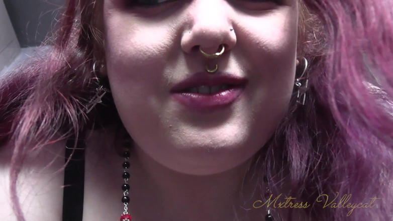 Mxtress Valleycat: Pod moją piętą