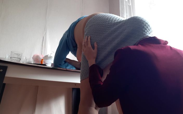Lesbian-candys: Ich lecke lange den arsch meines MILF-Chefs für eine beförderung