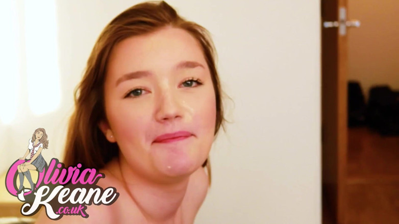 Olivia Keane: 18-letnia Olivia wysysa pokój pełen facetów