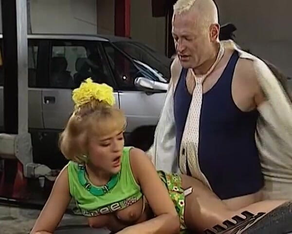 Porno Cloud: Pepek besar untuk fisting.