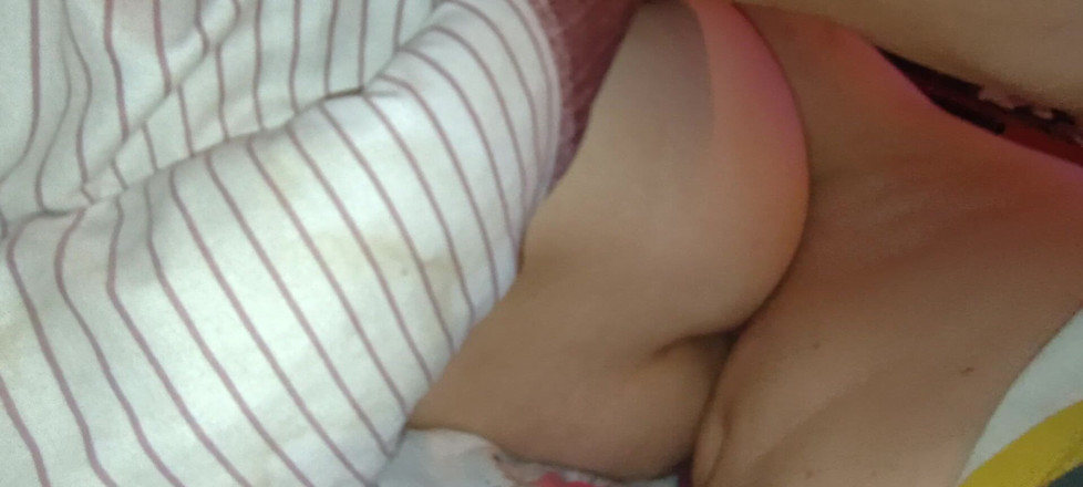 AncaLuxe: Cuando estoy cansada, el padrastro mete su polla dentro de...