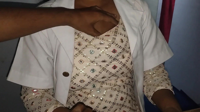 Nirman: Indische schöne Ärztin wird von patienten gefickt