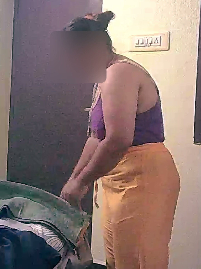 Black & white desicat: Sexy Big Ass &amp; Tits Desi Aunty Dress Change Video
