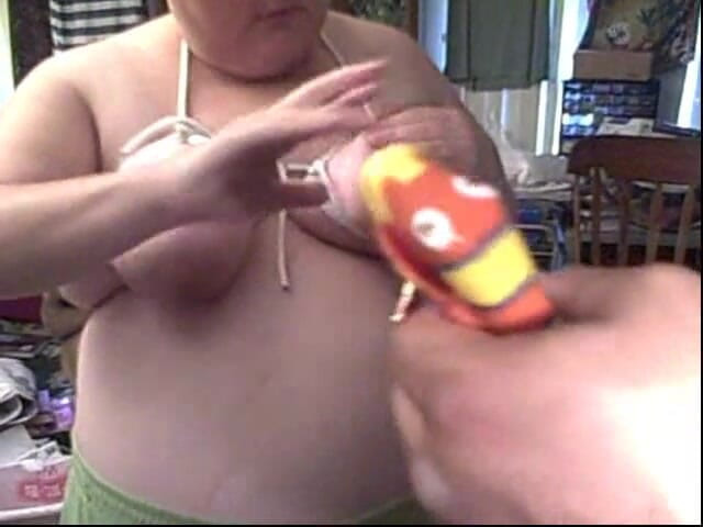 BBW nurse Vicki adventures with friends: Meme esareti meme ucu oyununa kendimi gösteriyorum