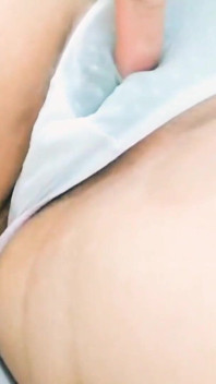 집에 없을 때 보지에 애정으로 의붓딸을 깨워주는 새아빠