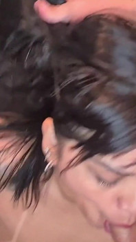 Golden Shower: Nicoly Mattos Took a Stream of Pee While Sucking the Fan!