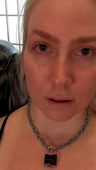Programmerad för att vara en sperma slampa - deepthroat, ögonkontakt, sperma i ansiktet