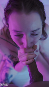 Marianna Mars POV sání ptáka během focení