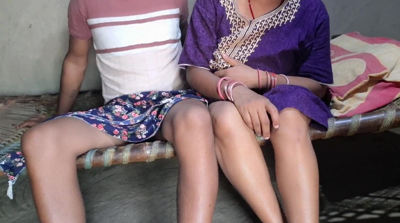 Sumaj: Geile Desi Bhabhi wordt anaal geneukt