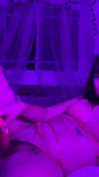 È sborra nella camera da letto di Kactus!