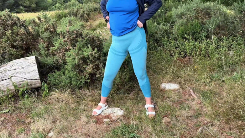 Emma Voyeur: Girl Can't Hold Her Pee and Desperately Pissing Outdoor Compilation