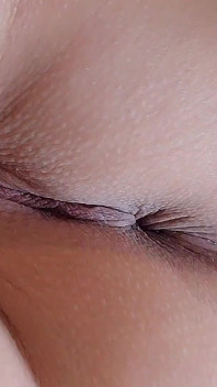 你会亲吻并玩弄我完美的阴户和屁股吗？