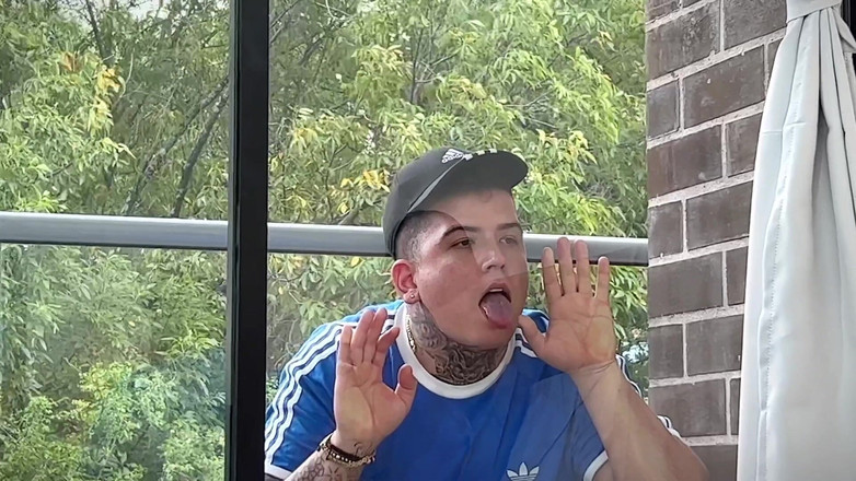 Sara Blonde: Принижений рогоносець дивиться, як справжній великий чорний член трахає його дружину та її друга