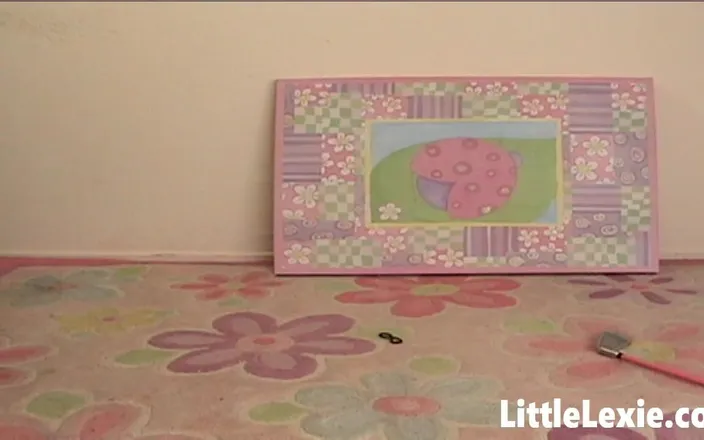 Little Lexie: Blonde American Teen Girl Who Fingers Her Pussy Until Orgasm