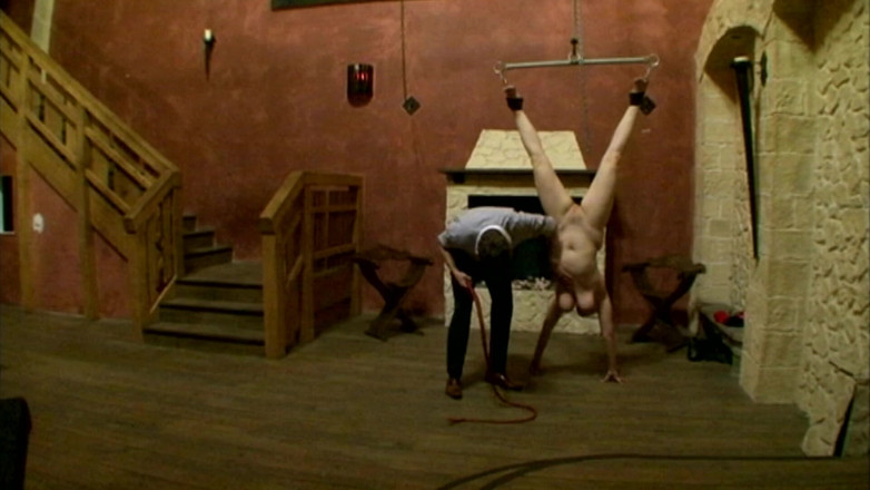 BDSM Deutschland: Svázaná blondýnka se podrobí intenzivní BDSM bondážové hře