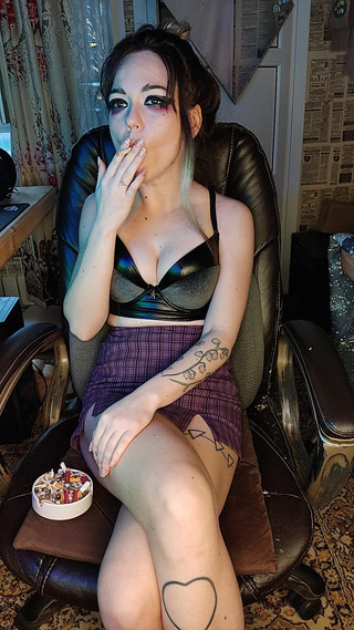 Blowjobs Alice: Dal děvce cigaretu ke kouření