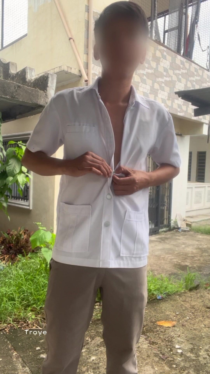 Troye_AsianPinoy: Estudiante de secundaria con leche gruesa
