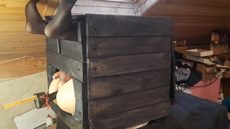 DiiVampy: Trapped in a Crate - Machine Anal Fuck