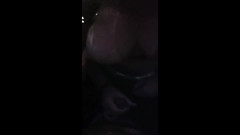 Bellaboo: Une MILF excitée fait une branlette dans la piscine