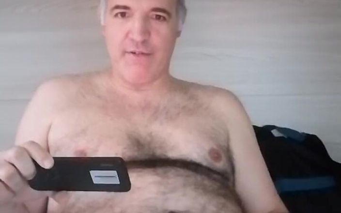 Setesesso7: Chčiju do prázdné láhve a tvrdě si honím ptáka jako...