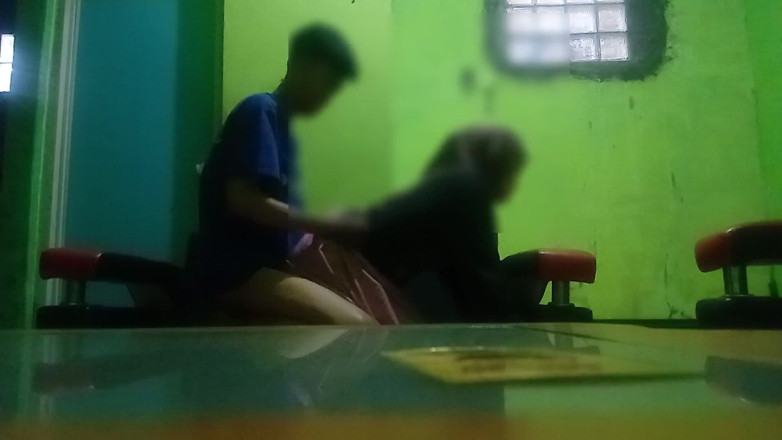 Famly sex: Saya hampir menemui apabila saya mengongkek pepek abang tiri saya...