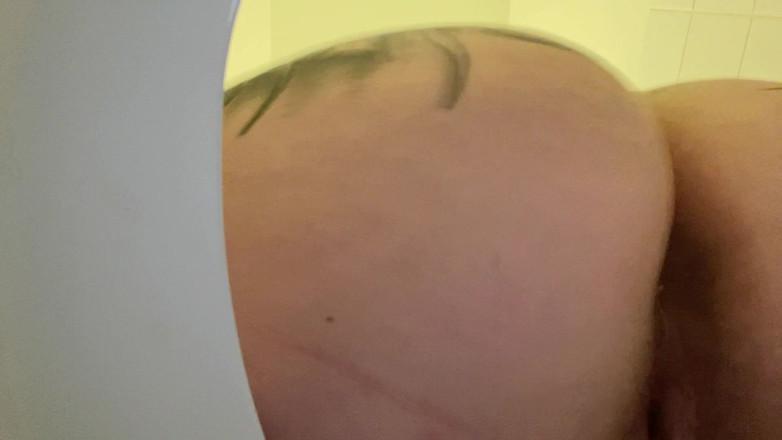 Miss Valentina: My Toilet Bitch