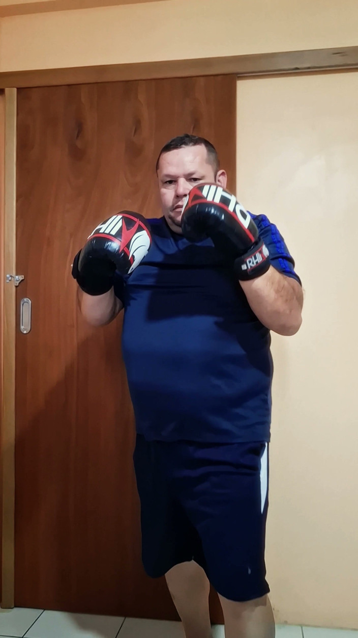 Punchbagplz: Bulldozer Kembali - Latihan Sudut pandangan pertama Heavyweight