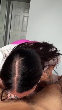 완벽한 젖탱이로 의붓아빠 테디 타란티노를 괴롭히는 거유 의붓 여동생