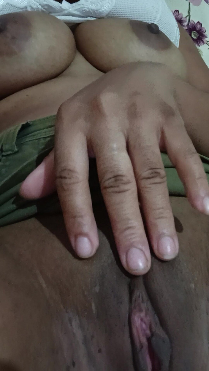 Jacke24: Girl Caught in Bed Masturbating