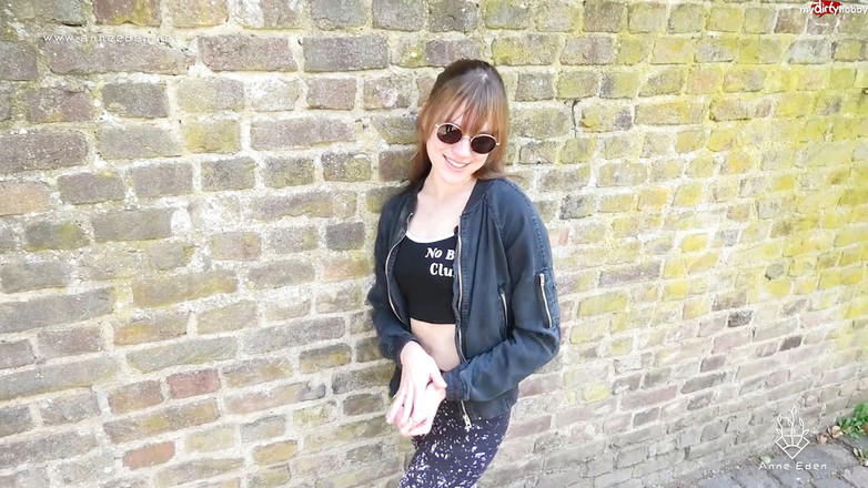 Anne Eden: Hari cewek meningkat di ngentot di luar ruangan!