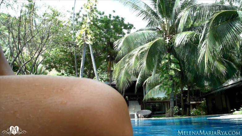 Melena Tara: Squirt and Nice Orgasm on Tropics