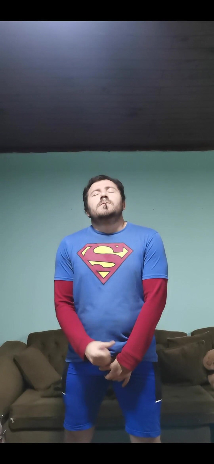 Rokkuman: Super-homem muito quente