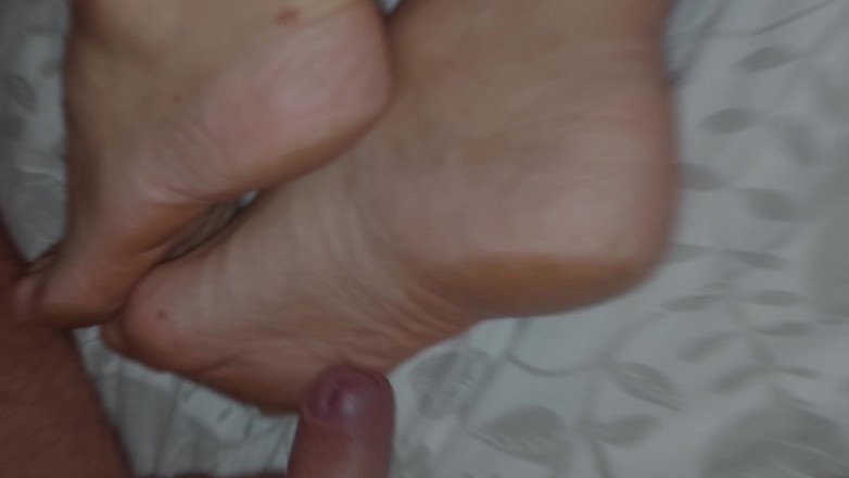Selena701: Cum on mature soles
